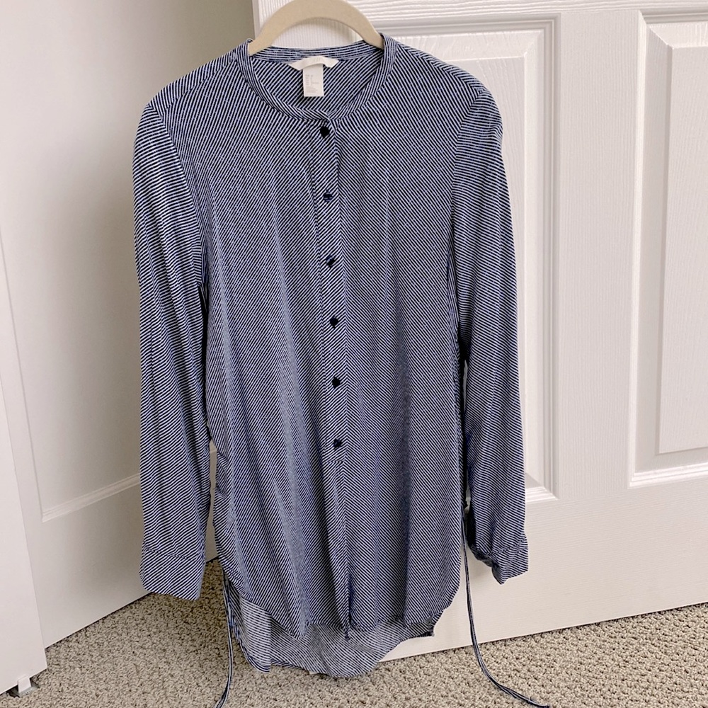H&M button down shirt size 2